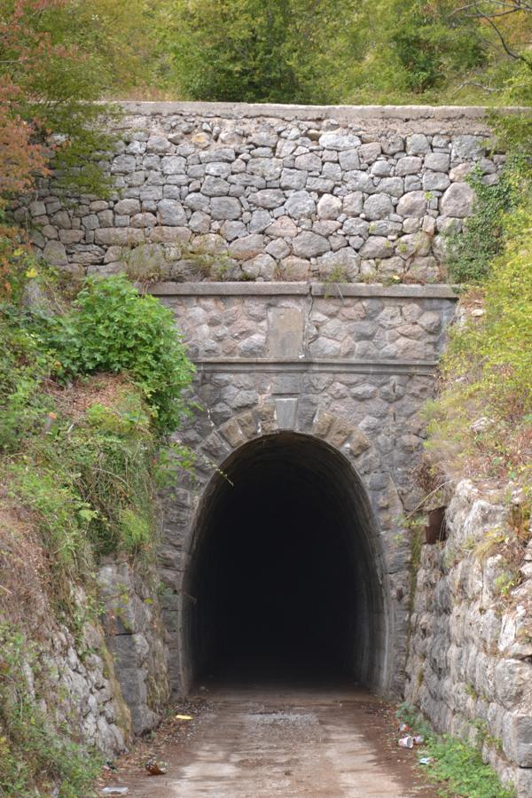 Bar - Sutorman - Tunel
